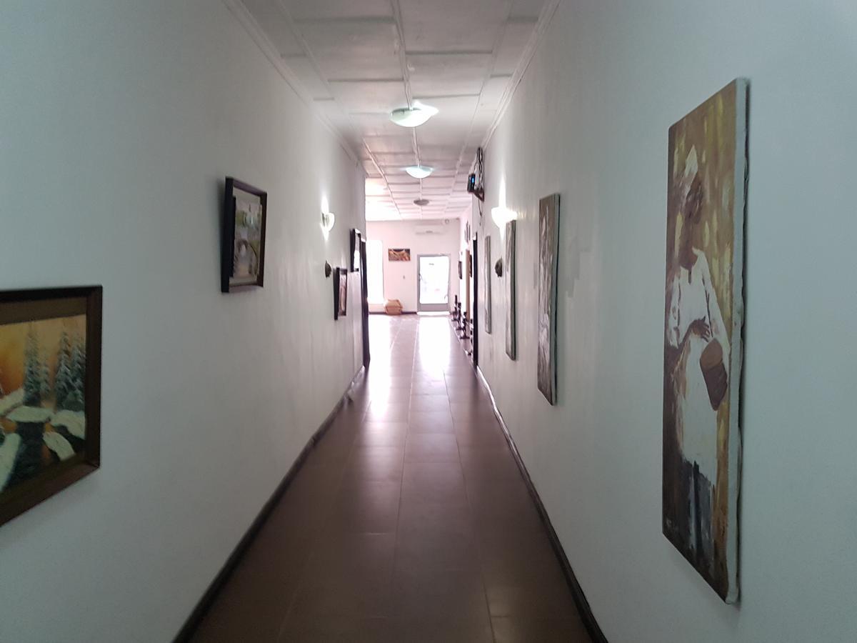 Maryland Guesthouse มอนโรเวีย ภายนอก รูปภาพ