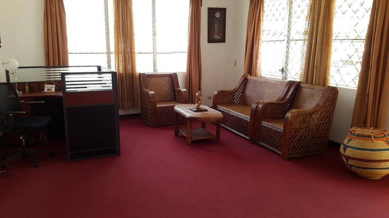 Maryland Guesthouse มอนโรเวีย ภายนอก รูปภาพ