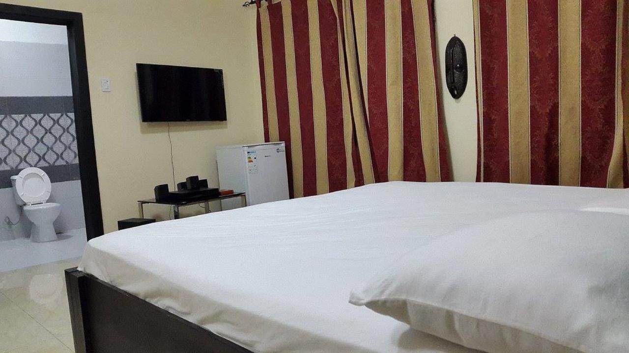 Maryland Guesthouse มอนโรเวีย ภายนอก รูปภาพ