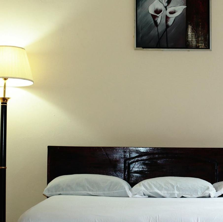 Maryland Guesthouse มอนโรเวีย ภายนอก รูปภาพ
